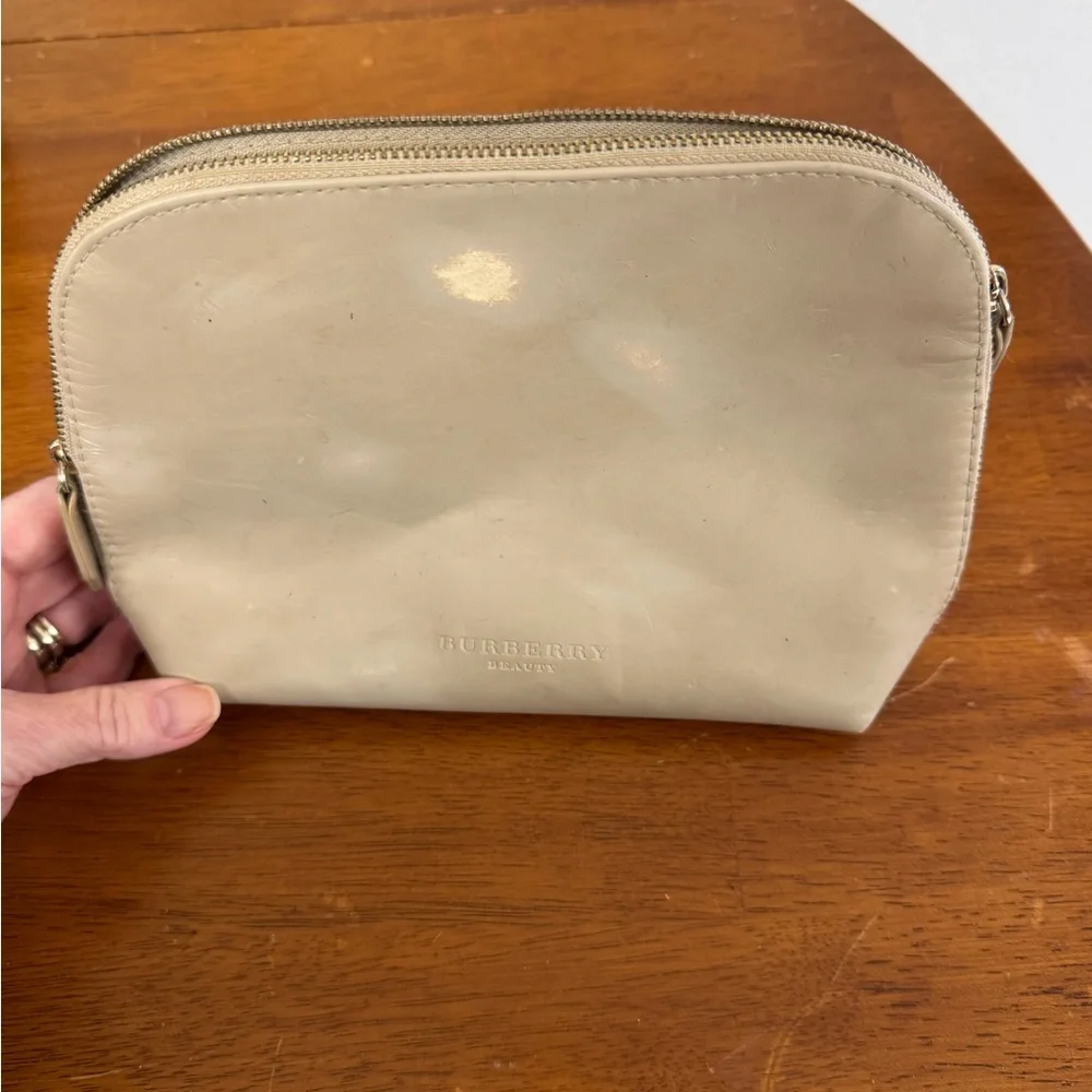 Burberry Beauty cosmetics bag top zip fair condition see pics 7x5x2.5